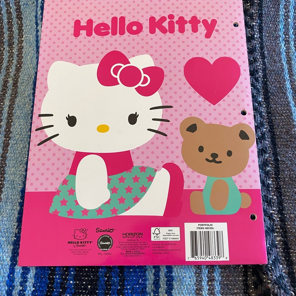 Hello Kitty Folder - Picture 4 of 4